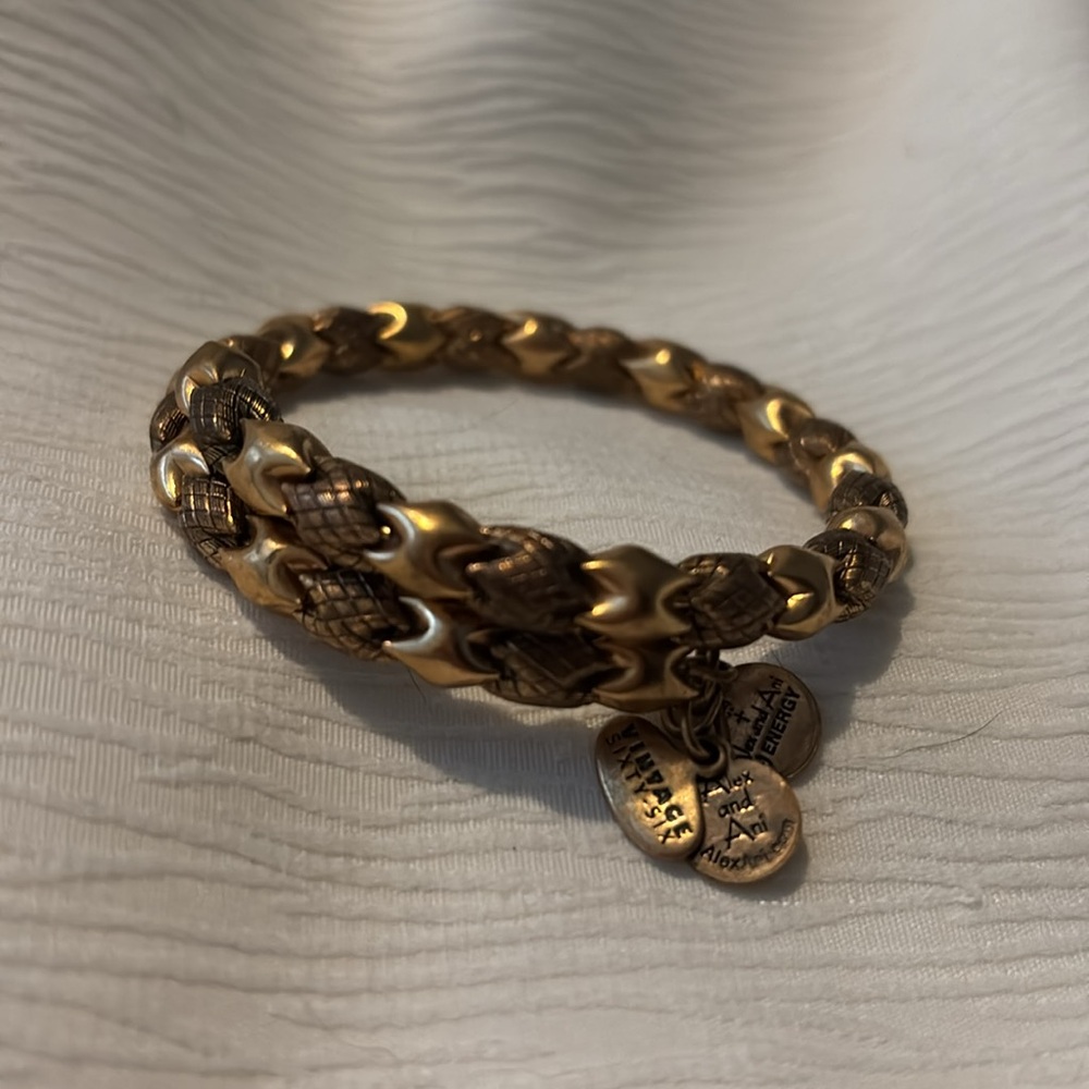 🟨New Alex & Ani Gold Memory Wire Bracelet Infused W/Their “Energy Technology”